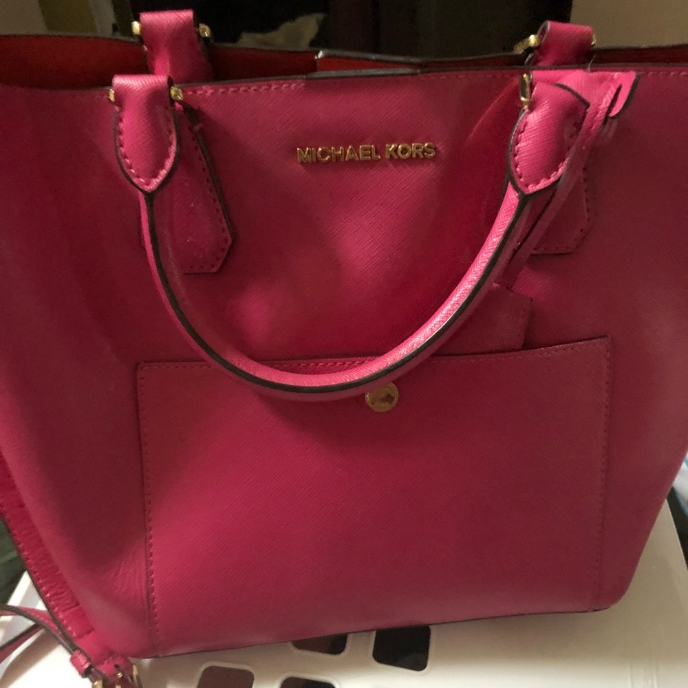 Gorgeous Hot Pink Michael Kors handbag!